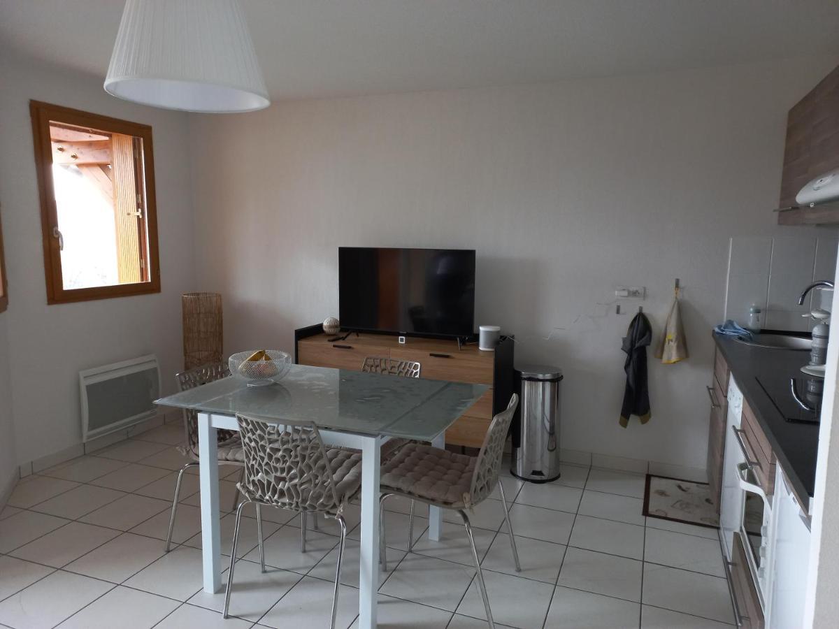 Appartement Offrant Une Magnifique Vue Des Montagnes Saint-Leger-les-Melezes Exterior photo